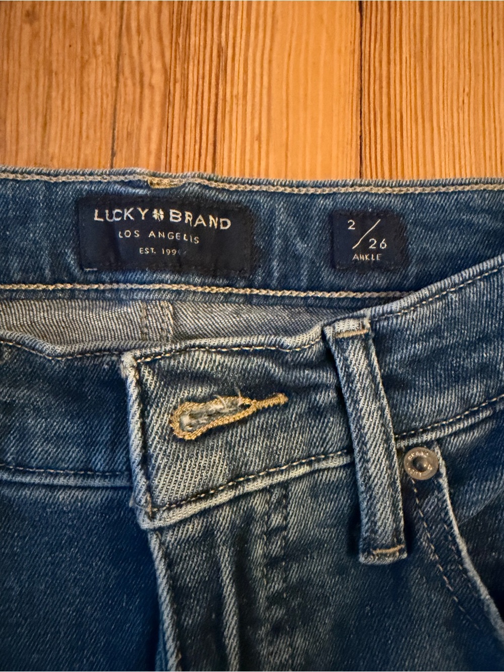 Lucky Brand Bridgette High Rise Skinny Jeans Size 2/26 Distressed Ankle - Picture 3 of 5